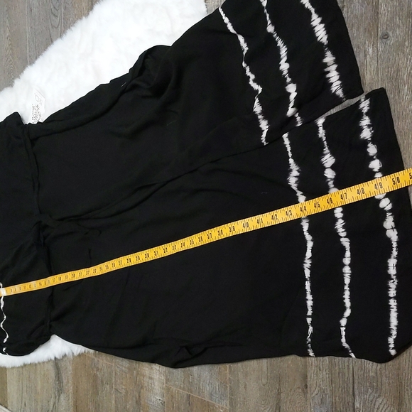 BECCA Iconic Tie-dye Cover-up/ Duster ~ NWT - Picture 10 of 11